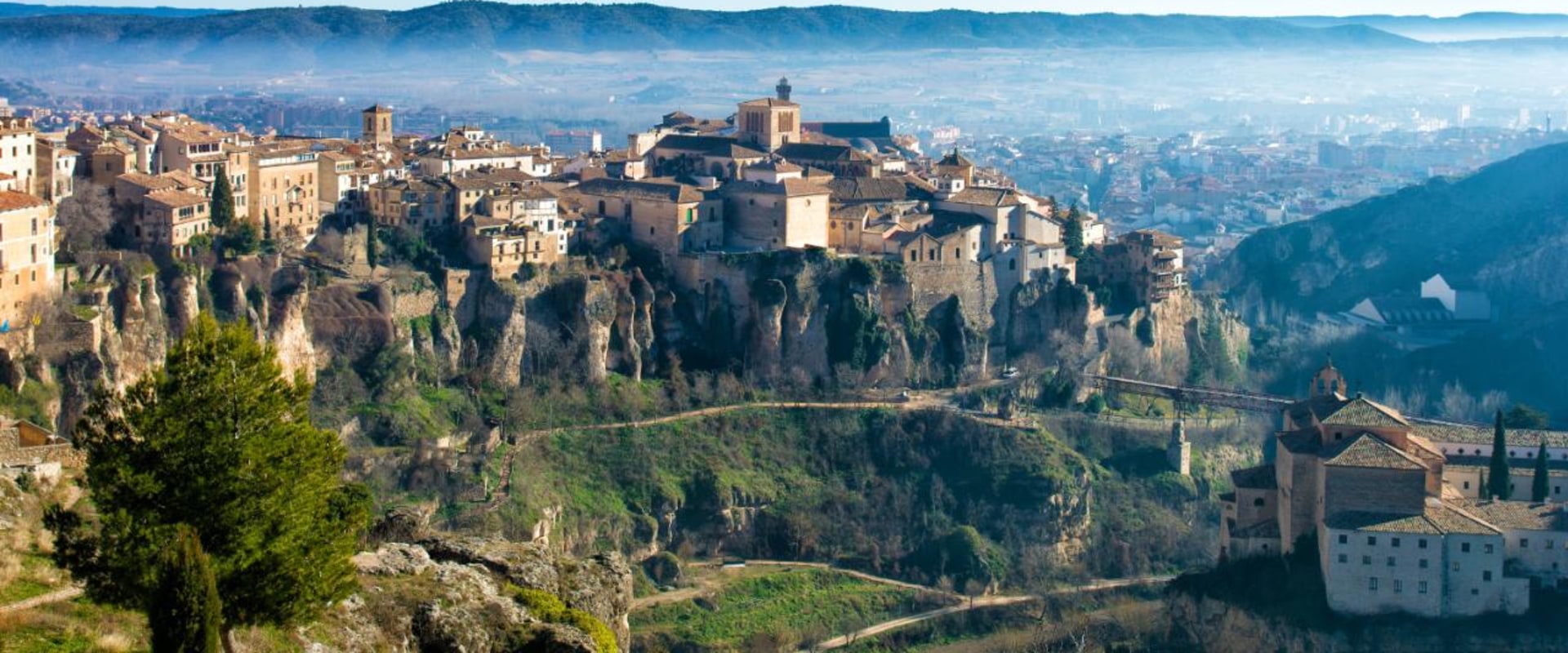 Why is spain a popular destination for tourists?