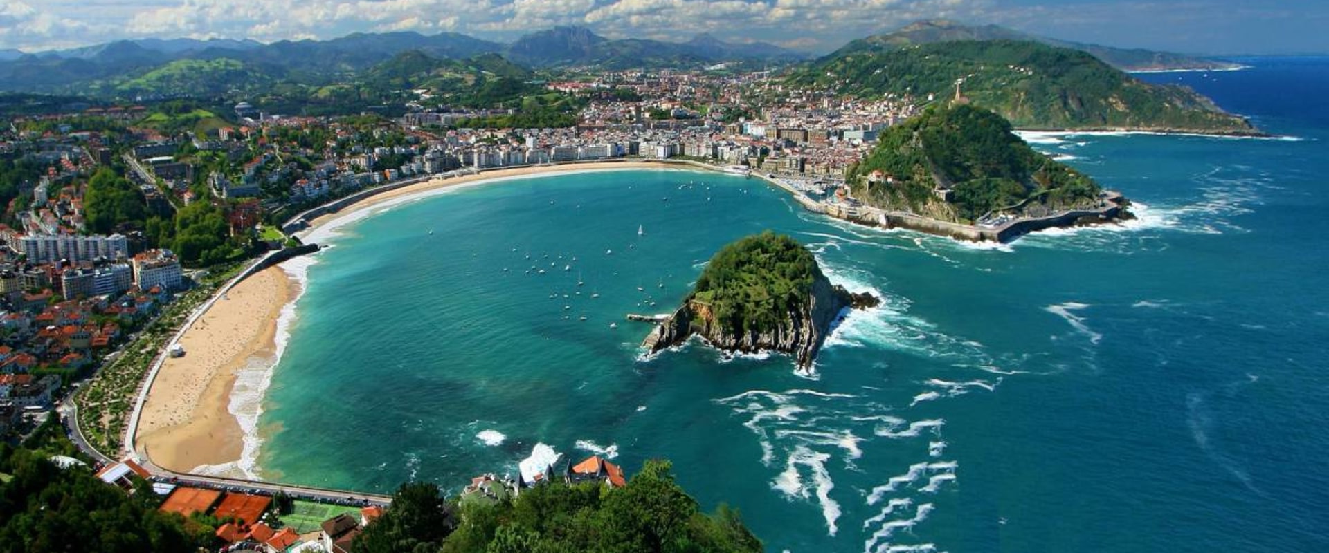 What type of tourism does spain offer?